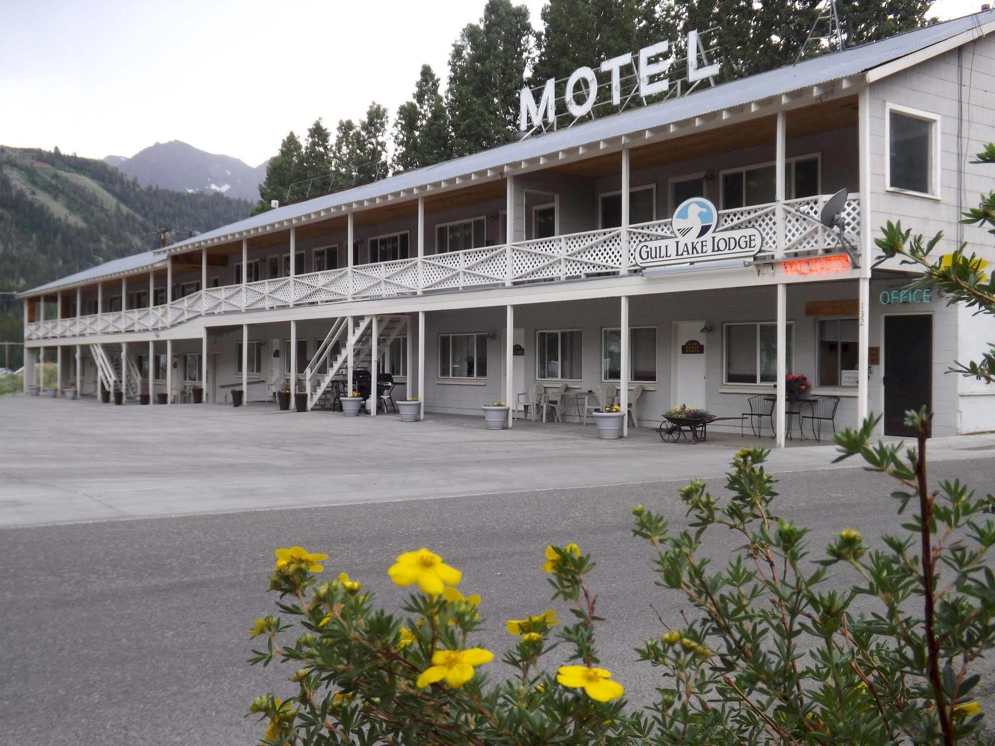 Gull Motel June Lake